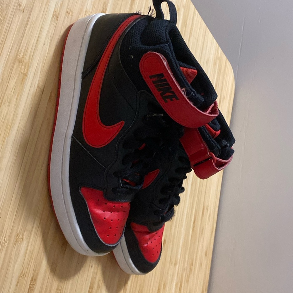 Nike Court Borough Mid 2
Big Kids' Shoes 4.5Y